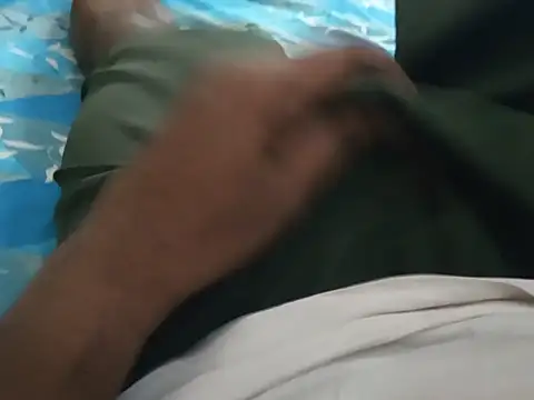 UncutlovingGuyのウェブカメラショー