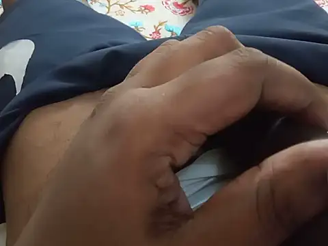 UncutlovingGuy's Webcam Show