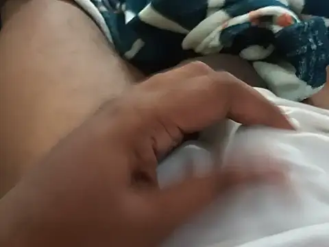 عرض كام UncutlovingGuy