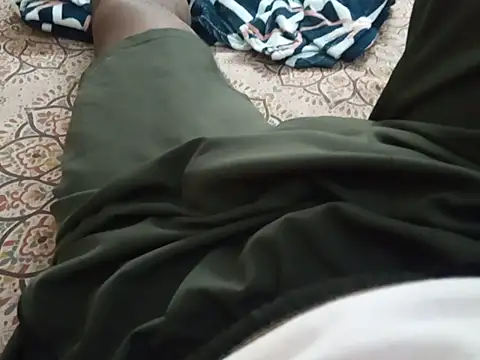 UncutlovingGuy Webcam Show