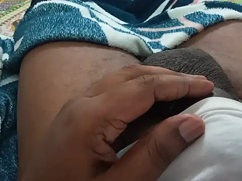 UncutlovingGuy 网络视讯表演