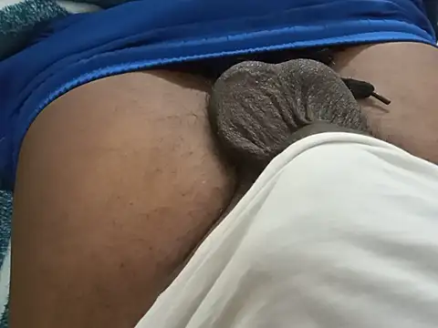 UncutlovingGuy's Webcam Show