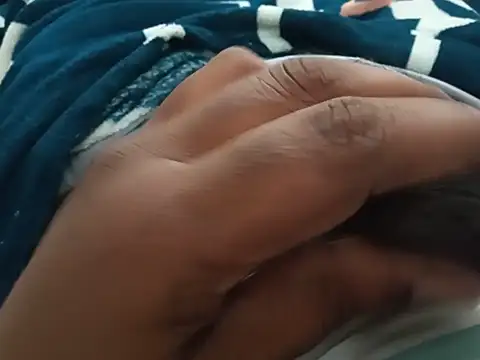 UncutlovingGuy webcam show