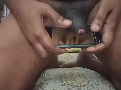 UncutlovingGuyのウェブカメラショー