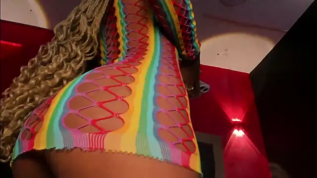 XXX chat uživo modela YayaHilton