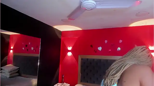 YayaHilton – Naživo XXX chat