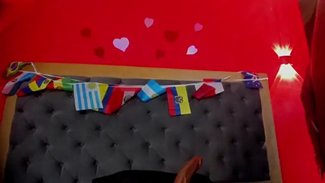 Chat +18 de YayaHilton ao vivo