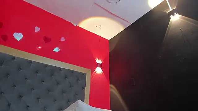YayaHilton's Live XXX Chat