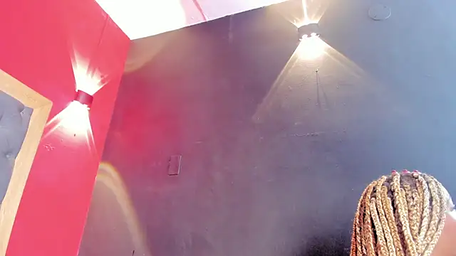 YayaHilton Chat XXX live