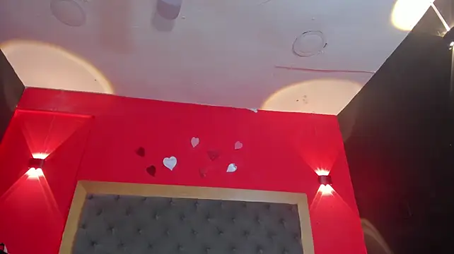YayaHiltonのライブXXXチャット