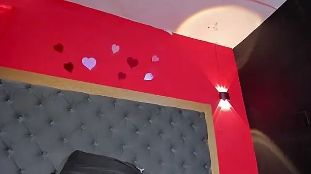YayaHilton's Live XXX Chat