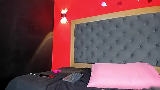 YayaHilton Live XXX Chat