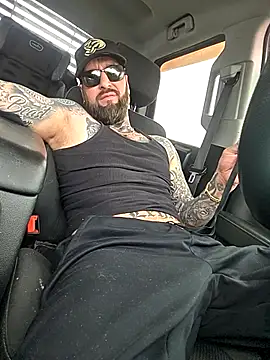 Beardedtattood élő chatszobája