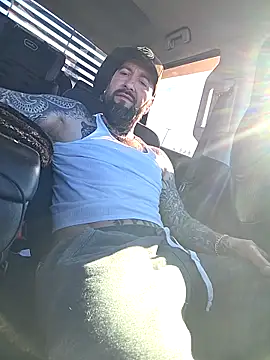 Beardedtattood webcam show