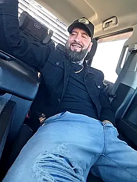 Beardedtattood 网络视讯表演