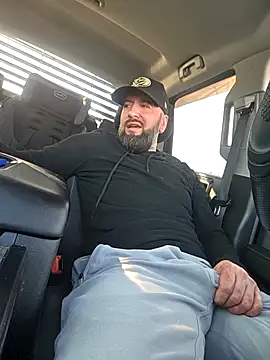 Pokazy przed kamerką – Beardedtattood