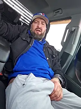 Beardedtattood: διαδικτυακό σόου στην κάμερα