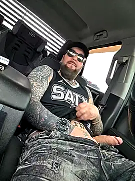 Beardedtattood webkamerás műsora