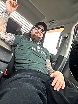 Show modela Beardedtattood na web-kameri