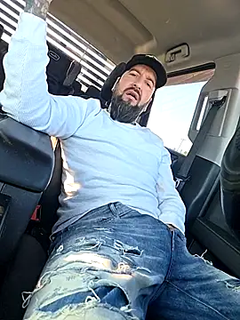 Pokazy przed kamerką – Beardedtattood