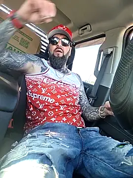 Show modela Beardedtattood na web-kameri