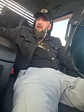 Pokazy przed kamerką – Beardedtattood