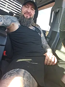 Show modela Beardedtattood na web-kameri