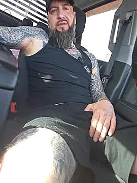 Show modela Beardedtattood na web-kameri