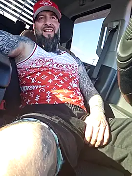 Beardedtattood 网络视讯表演
