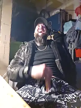 Beardedtattood: διαδικτυακό σόου στην κάμερα