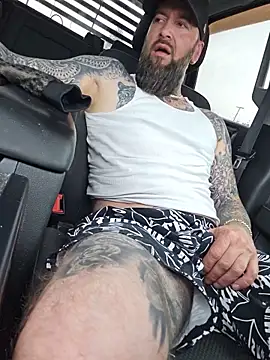 Beardedtattoodのウェブカメラショー