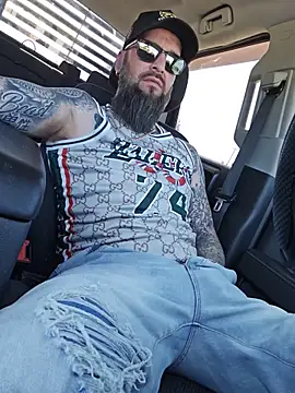 Show modela Beardedtattood na web-kameri