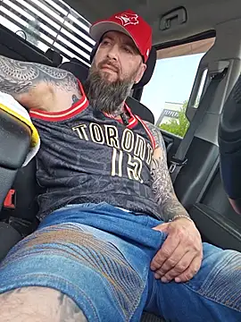 Beardedtattoodのウェブカメラショー