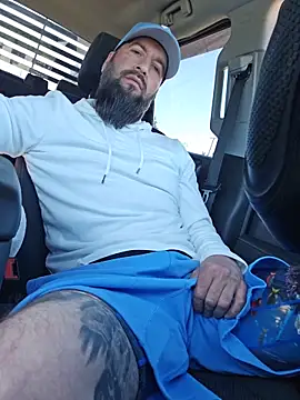 Show modela Beardedtattood na web-kameri