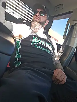 Beardedtattood webkamerás műsora