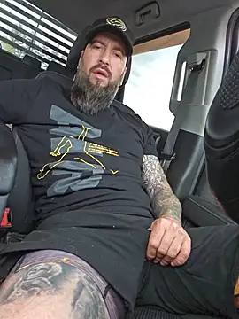 Show modela Beardedtattood na web-kameri