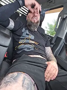 Beardedtattoodのウェブカメラショー