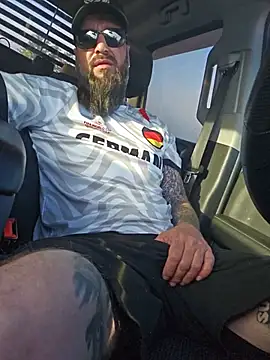 Beardedtattood webcam show