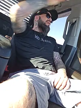 Beardedtattoodのウェブカメラショー