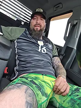 Beardedtattood 网络视讯表演