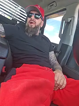 Beardedtattood 网络视讯表演