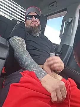 Beardedtattood 网络视讯表演