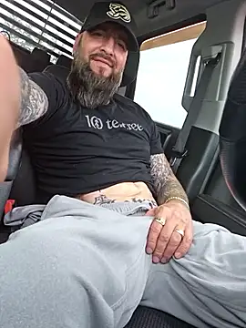 Beardedtattood webcam show