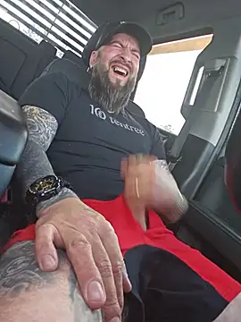 Beardedtattood 网络视讯表演