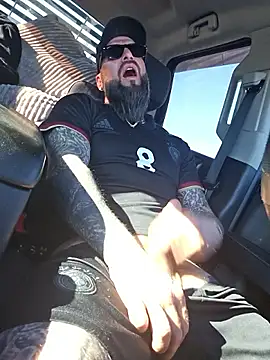 Beardedtattood Show in webcam