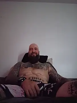 Beardedtattood 网络视讯表演