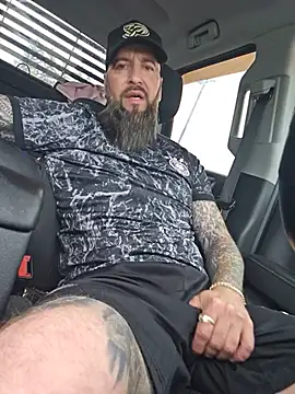 Pokazy przed kamerką – Beardedtattood