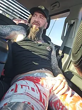 Beardedtattood 网络视讯表演
