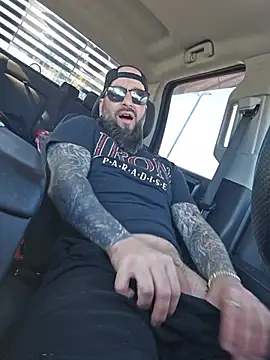 Show modela Beardedtattood na web-kameri