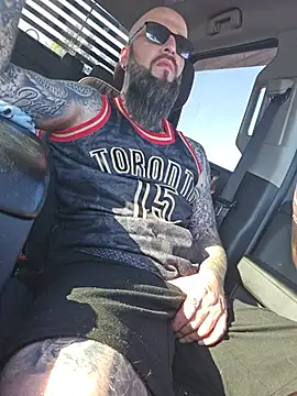 Beardedtattood 网络视讯表演